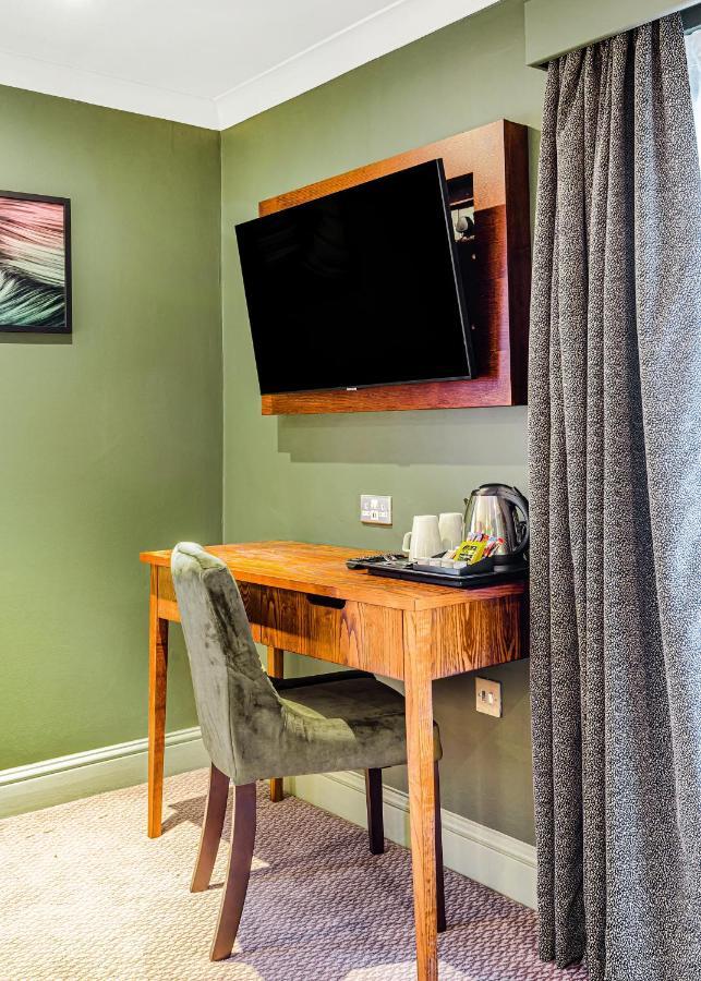 Inn On The Lake By Innkeeper'S Collection Godalming Esterno foto