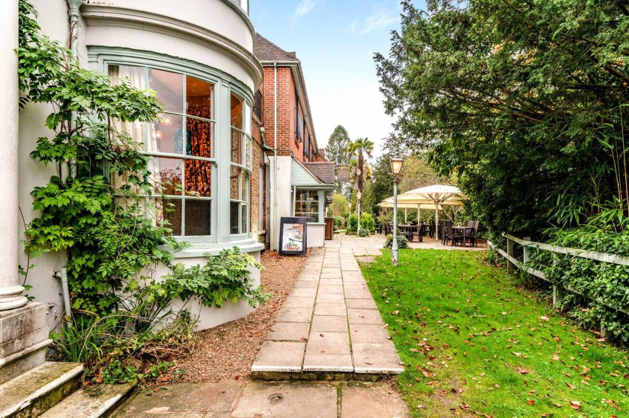 Inn On The Lake By Innkeeper'S Collection Godalming Esterno foto